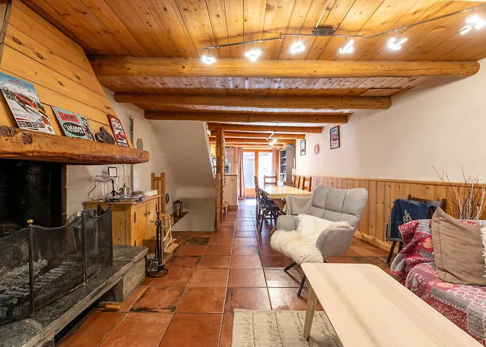 Le Persan 10 Pl شاليه كورشوفيل